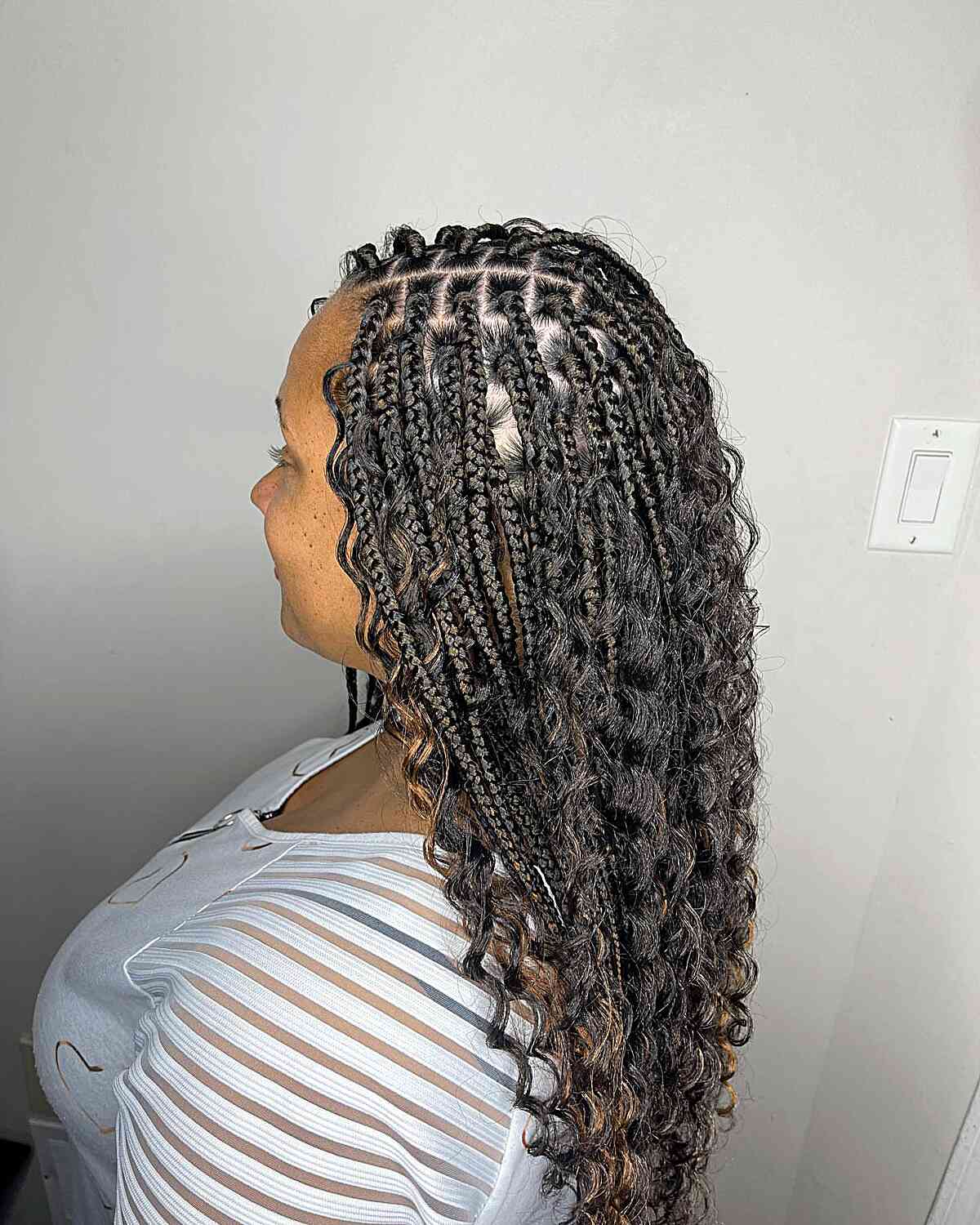 30 Hottest Knotless Box Braids Hairstyles Women of Color Are Getting in 2025
