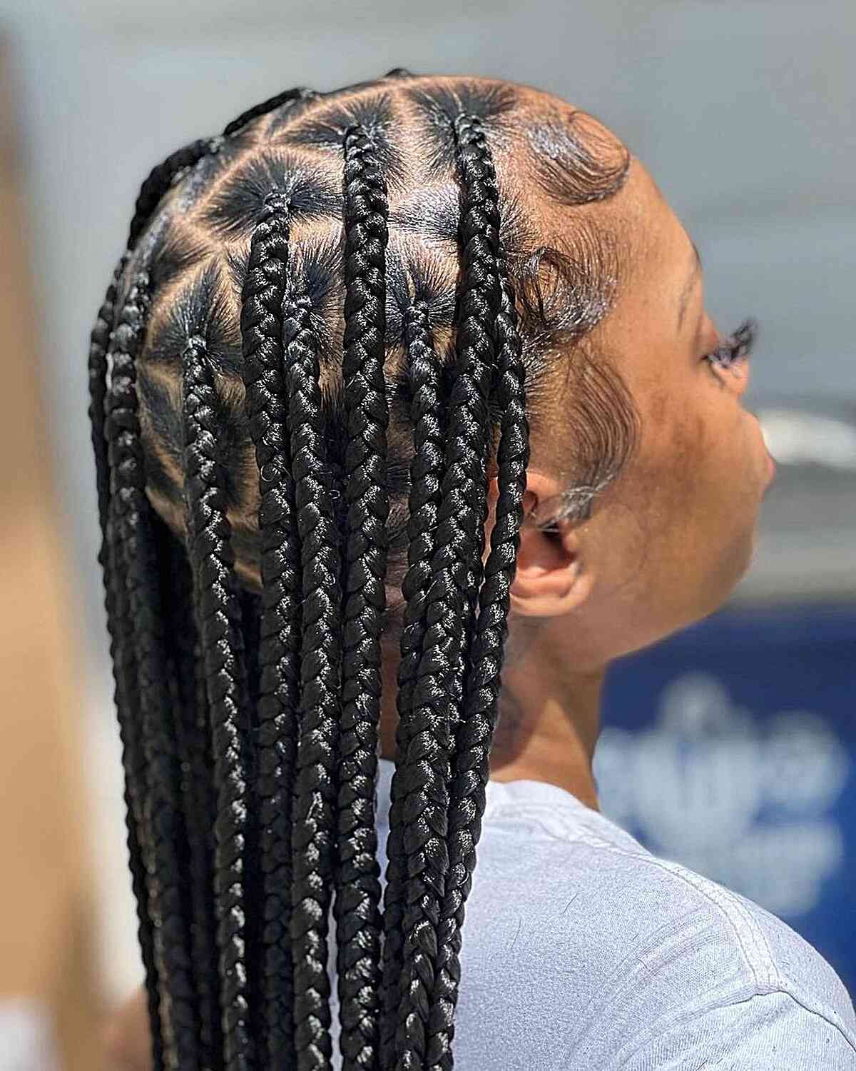 30 Hottest Knotless Box Braids Hairstyles Women of Color Are Getting in 2025