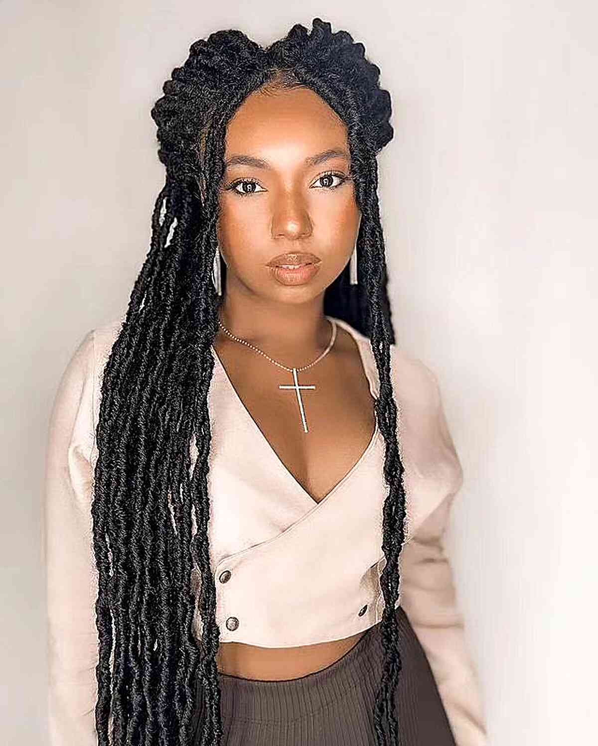 36 Hottest Faux Locs Styles in 2025 Anyone Can Do