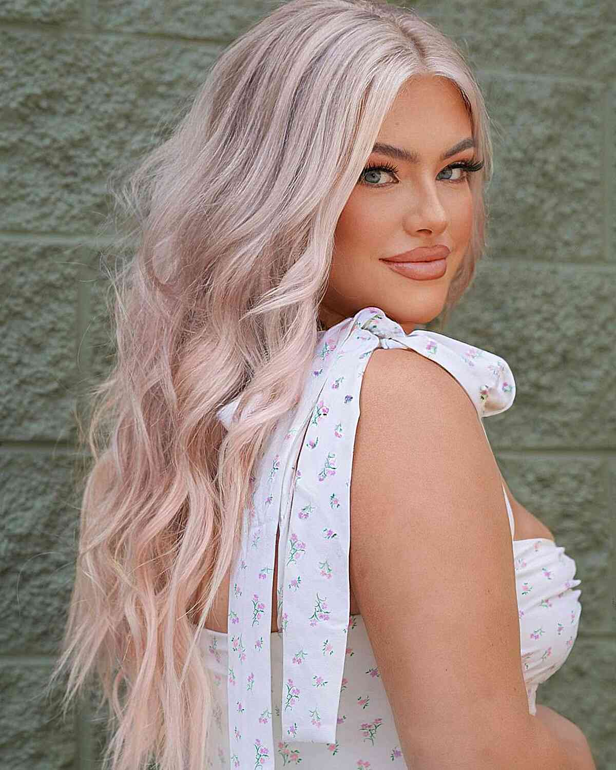 29 Best Light Pink Hair Color Ideas (Pictures for 2025)