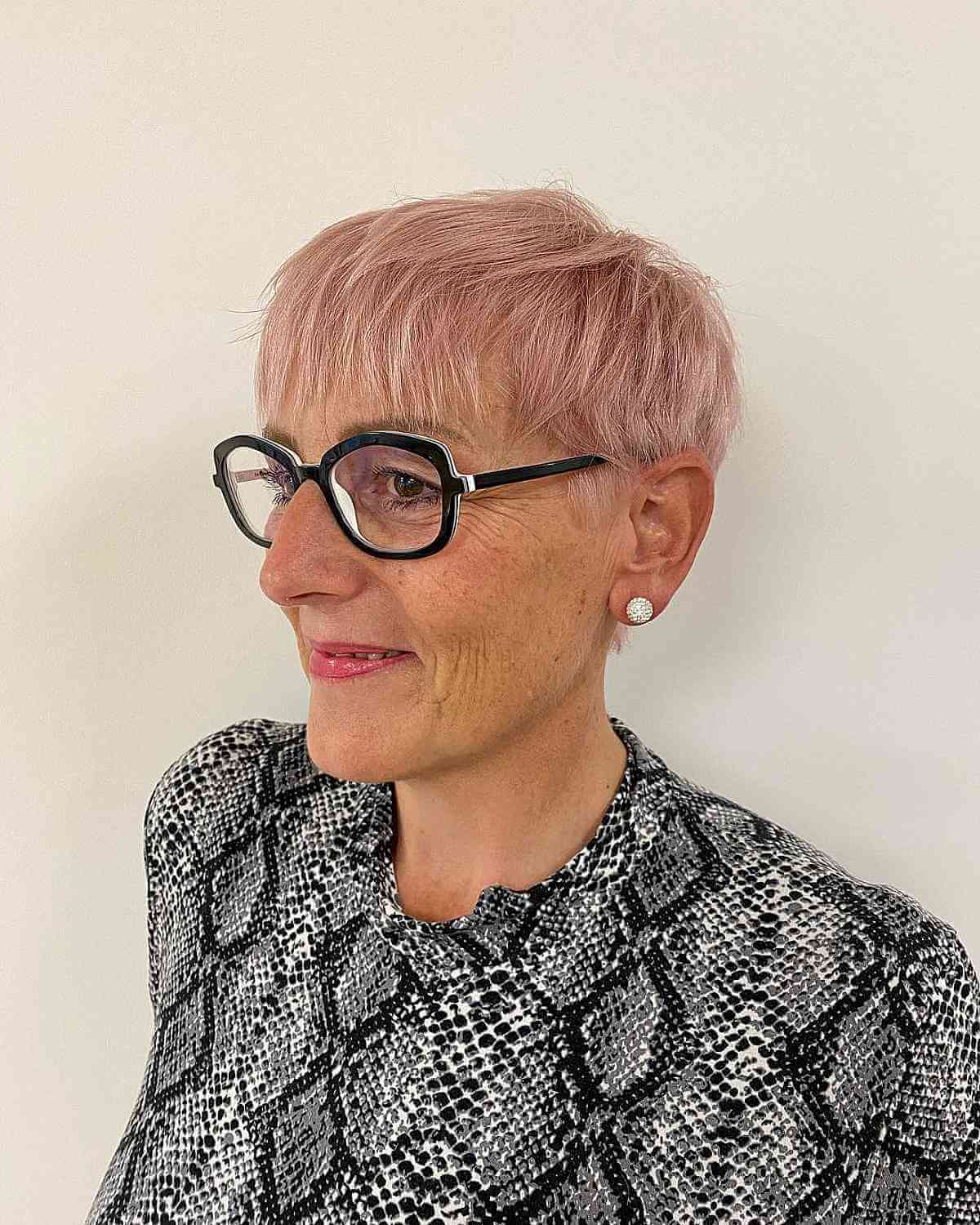 29 Best Light Pink Hair Color Ideas (Pictures for 2025)