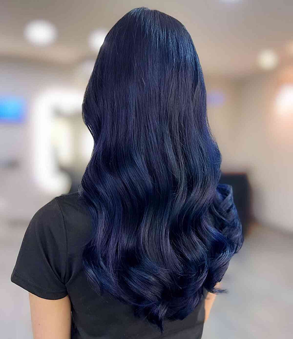 Dark Blue Hair – How to Get This Darker Hair Color in 2025