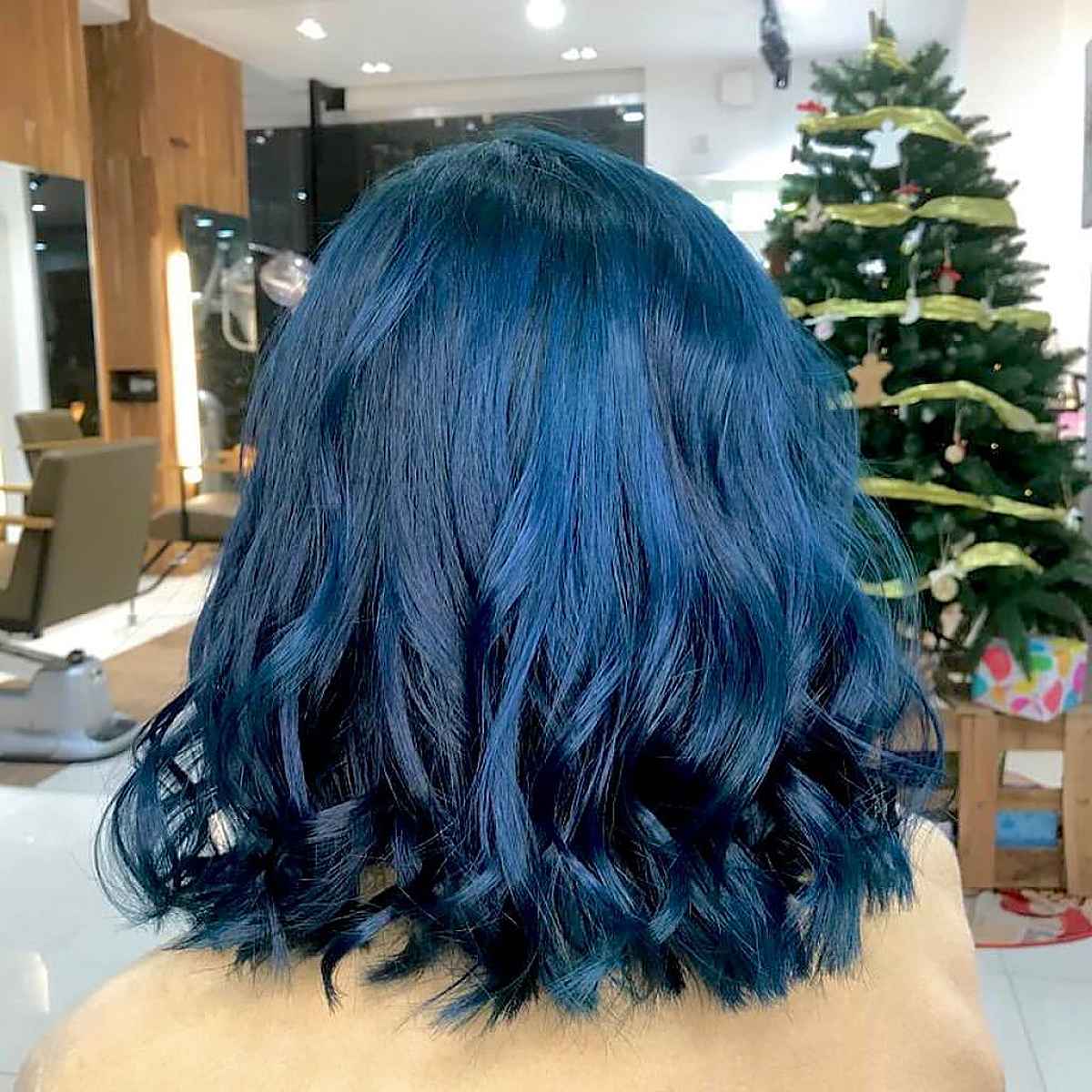 18 Stunning Midnight Blue Hair Colors to See in 2025