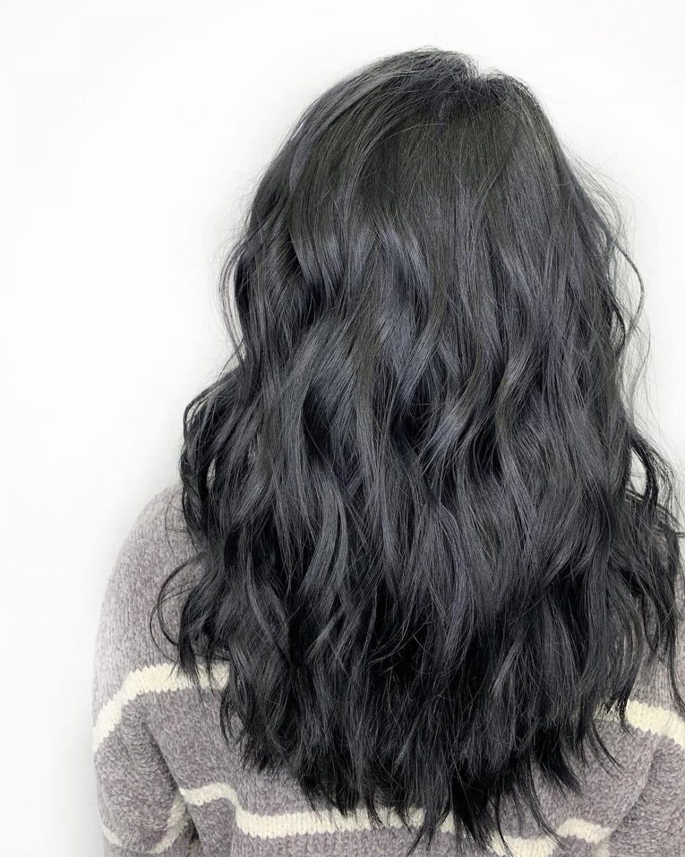 18 Stunning Midnight Blue Hair Colors to See in 2025