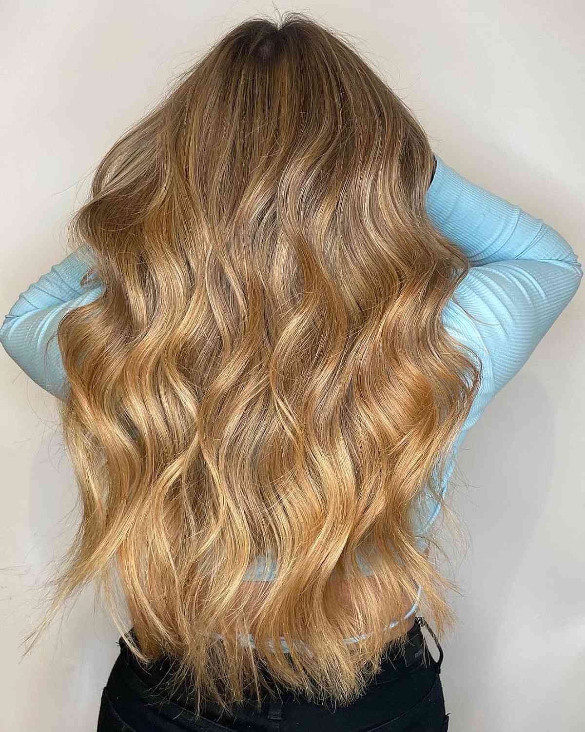 23 Sweetest Honey Blonde Balayage Hair Color Ideas