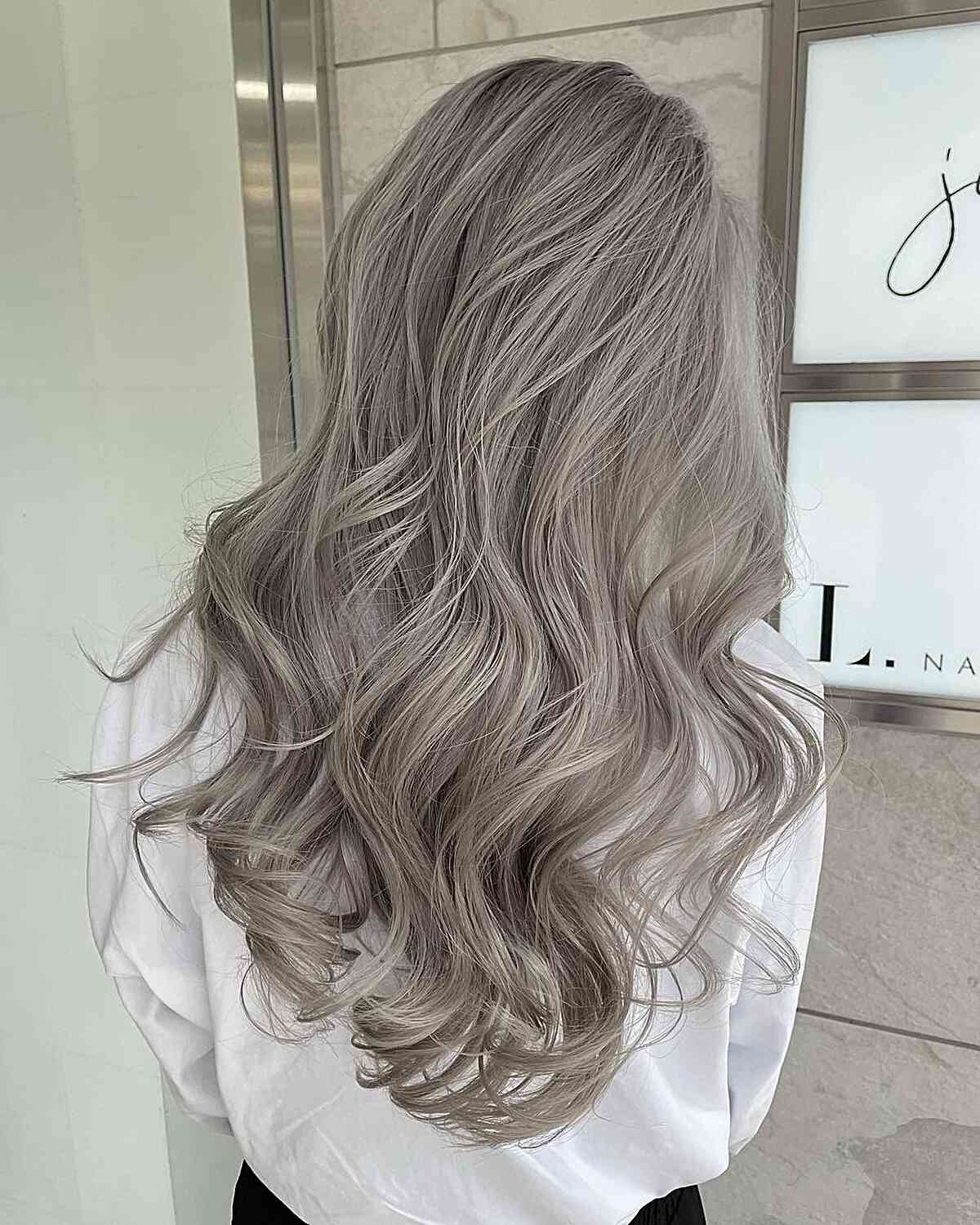 31 Stunning Grey Balayage Hair Color Ideas for Women of All Ages