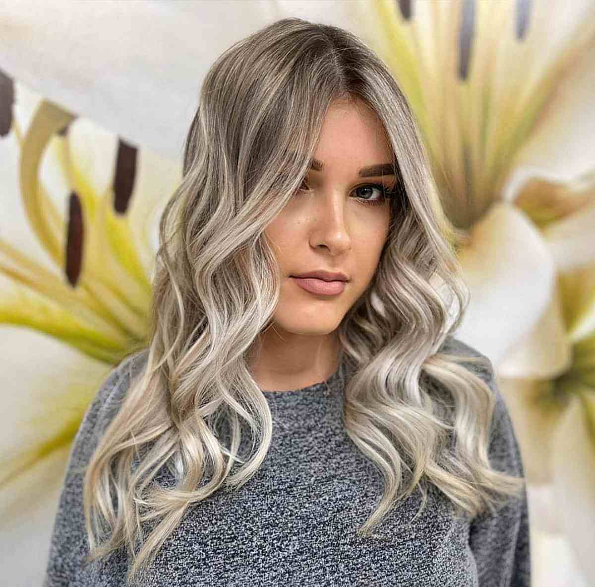 38 Light Blonde Highlights for a Radiant Look in 2025