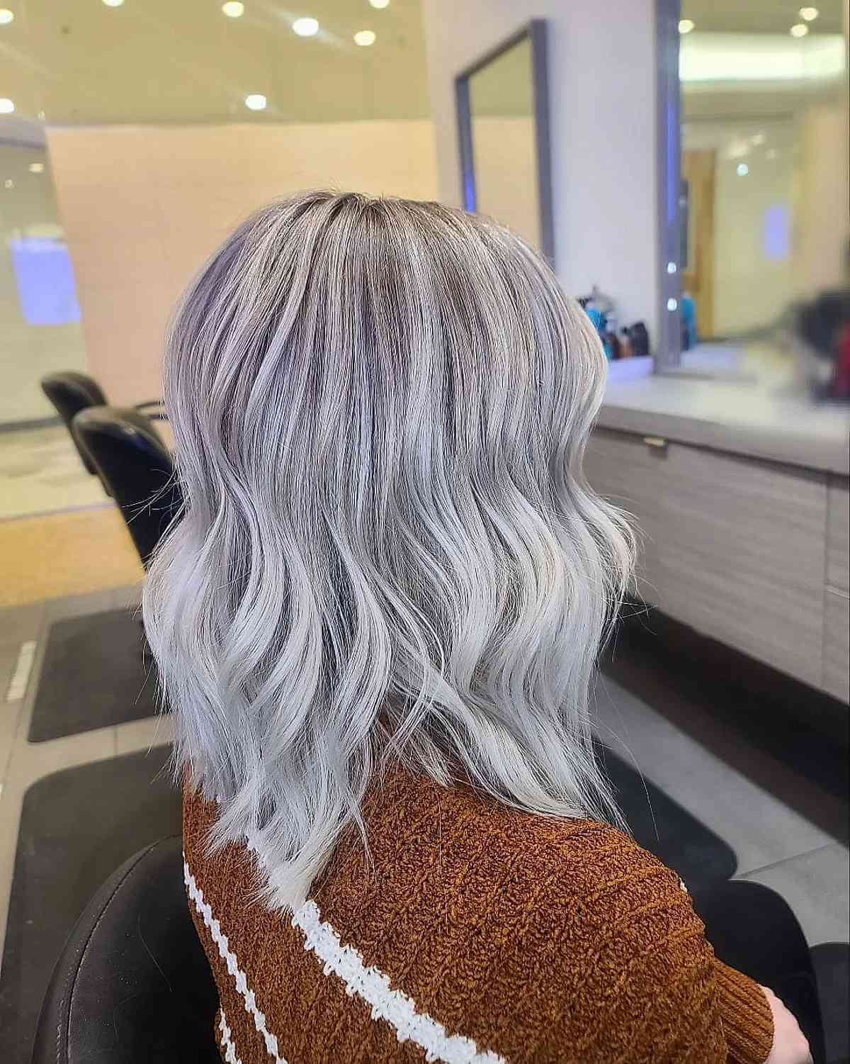 19 Stunning Platinum Blonde Balayage Hair Color Ideas
