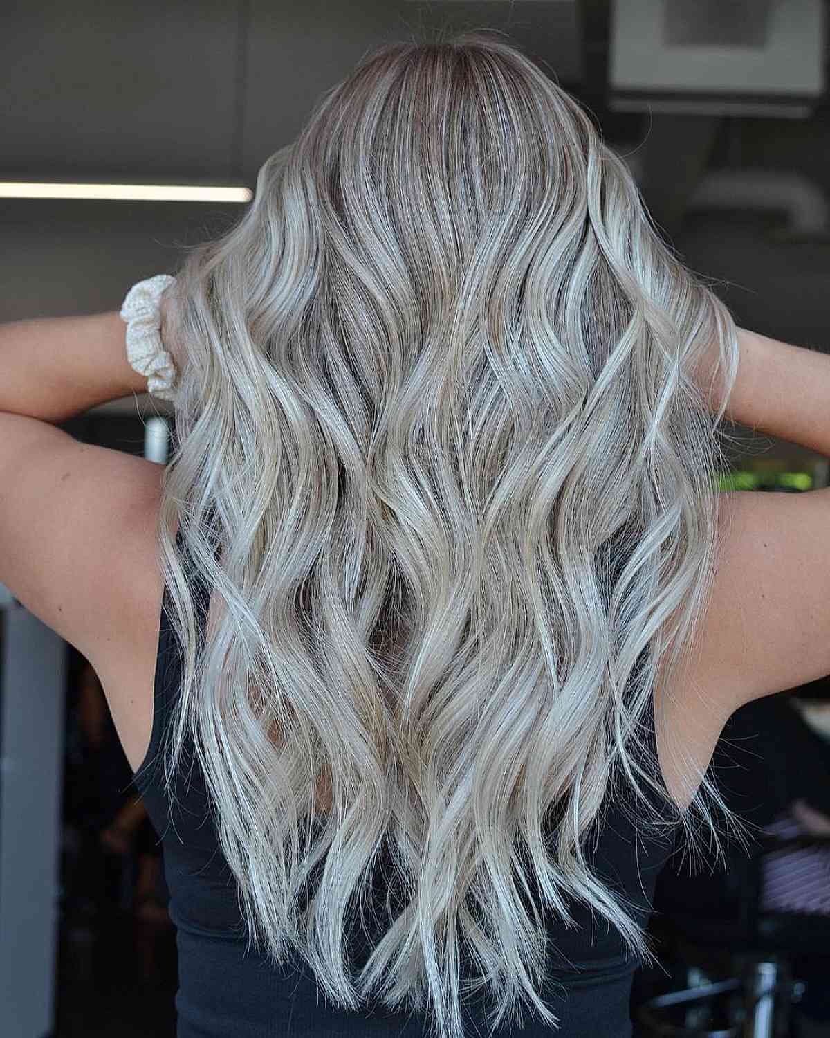 19 Stunning Platinum Blonde Balayage Hair Color Ideas