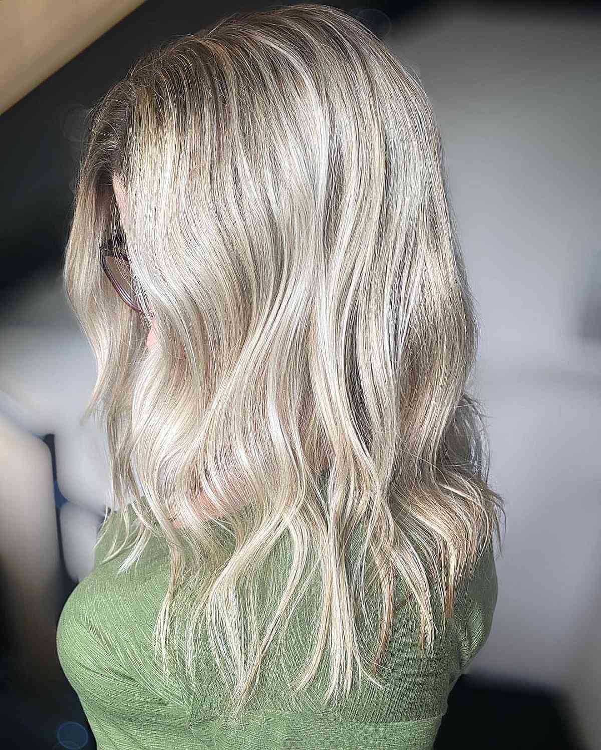 19 Stunning Platinum Blonde Balayage Hair Color Ideas