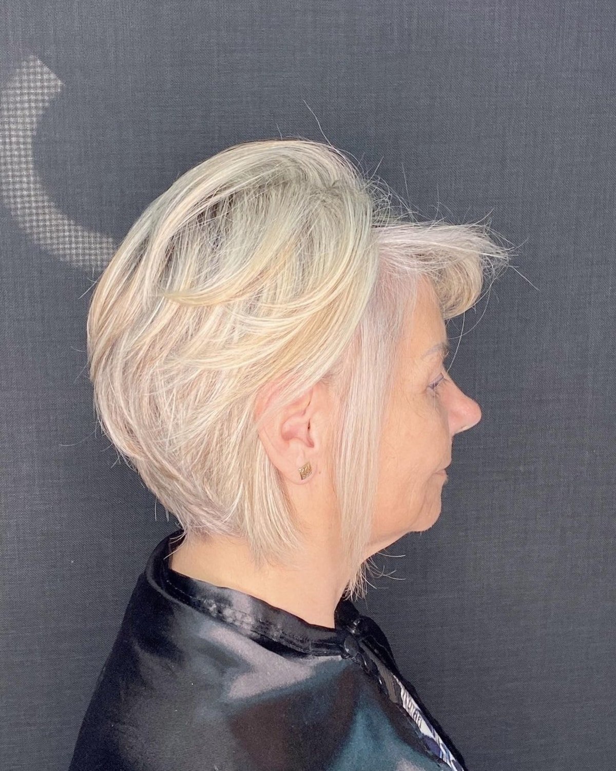 34 Fresh Hair Colors for Women Over 50 to Look Younger