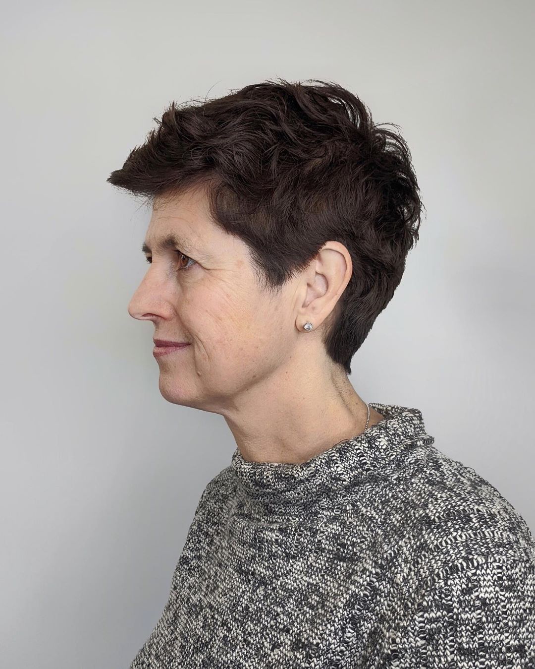 34 Fresh Hair Colors for Women Over 50 to Look Younger
