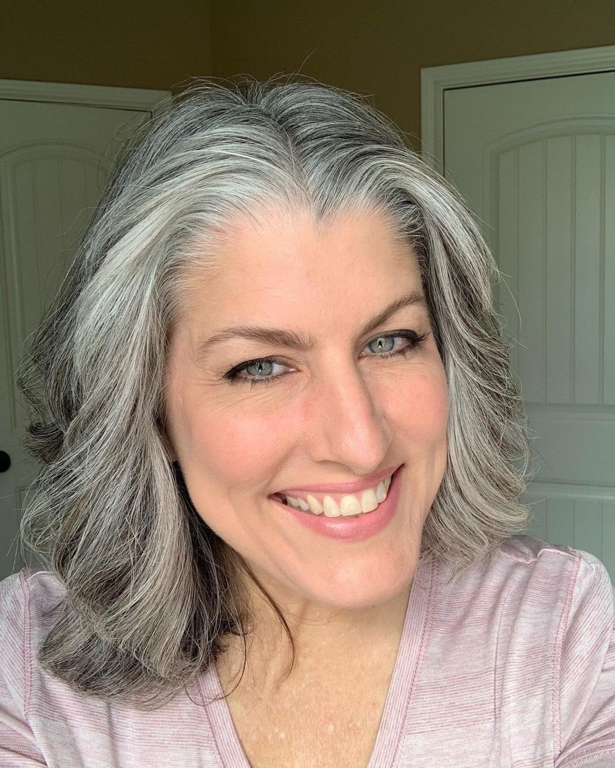 29 Trendiest Salt and Pepper Hair Color Ideas for Women