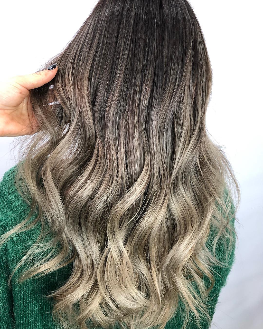 32 Black and Blonde Hair Colors for Edgy Women for 2025
