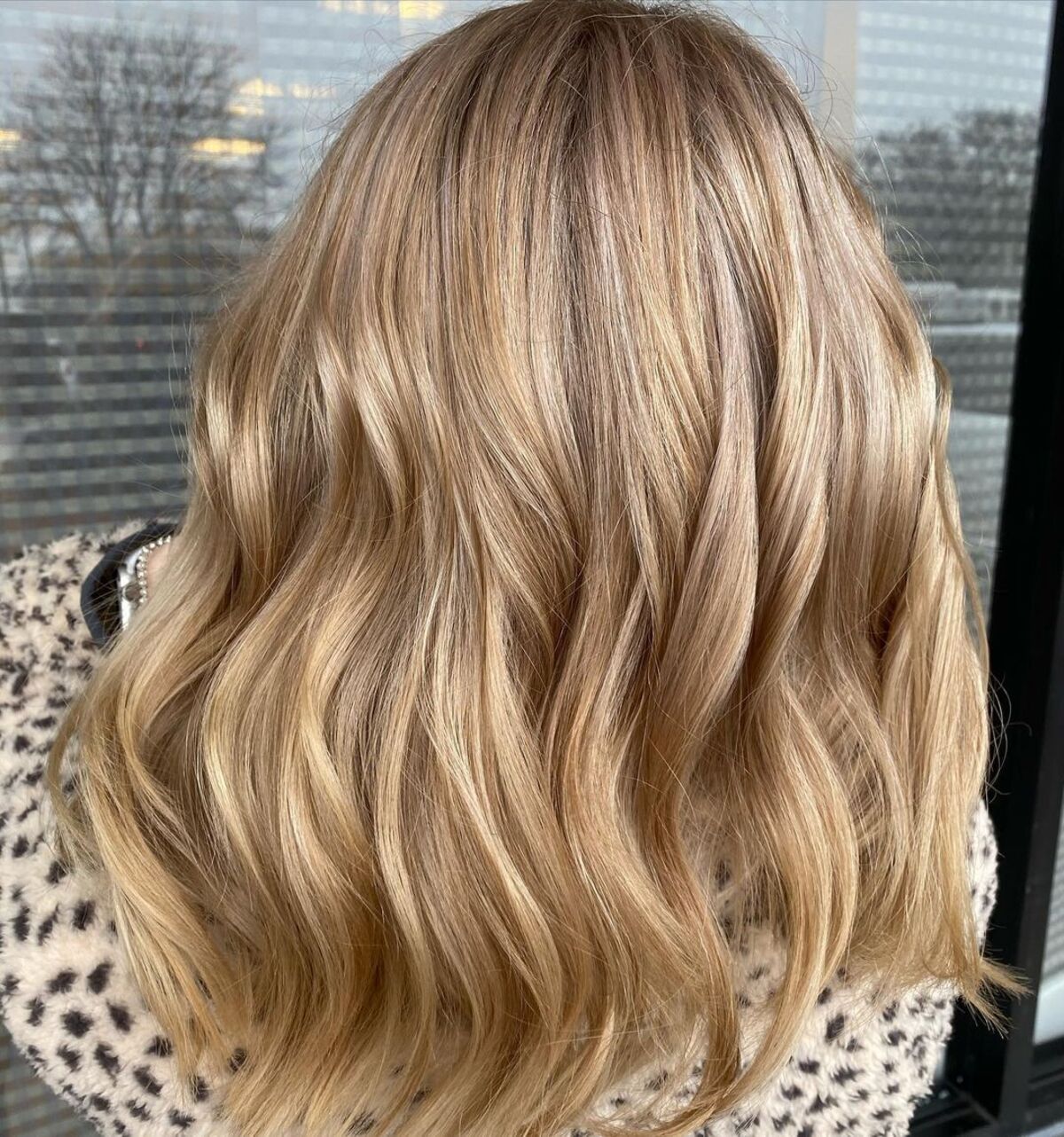 31 Best Champagne Blonde Hair Color Ideas for Every Skin Tone