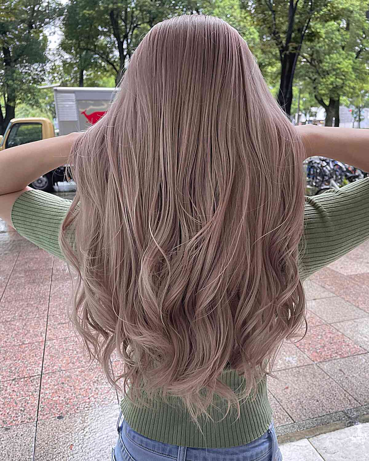 Light Ash Blonde Hair: What It Looks Like + 27 Trendy Examples