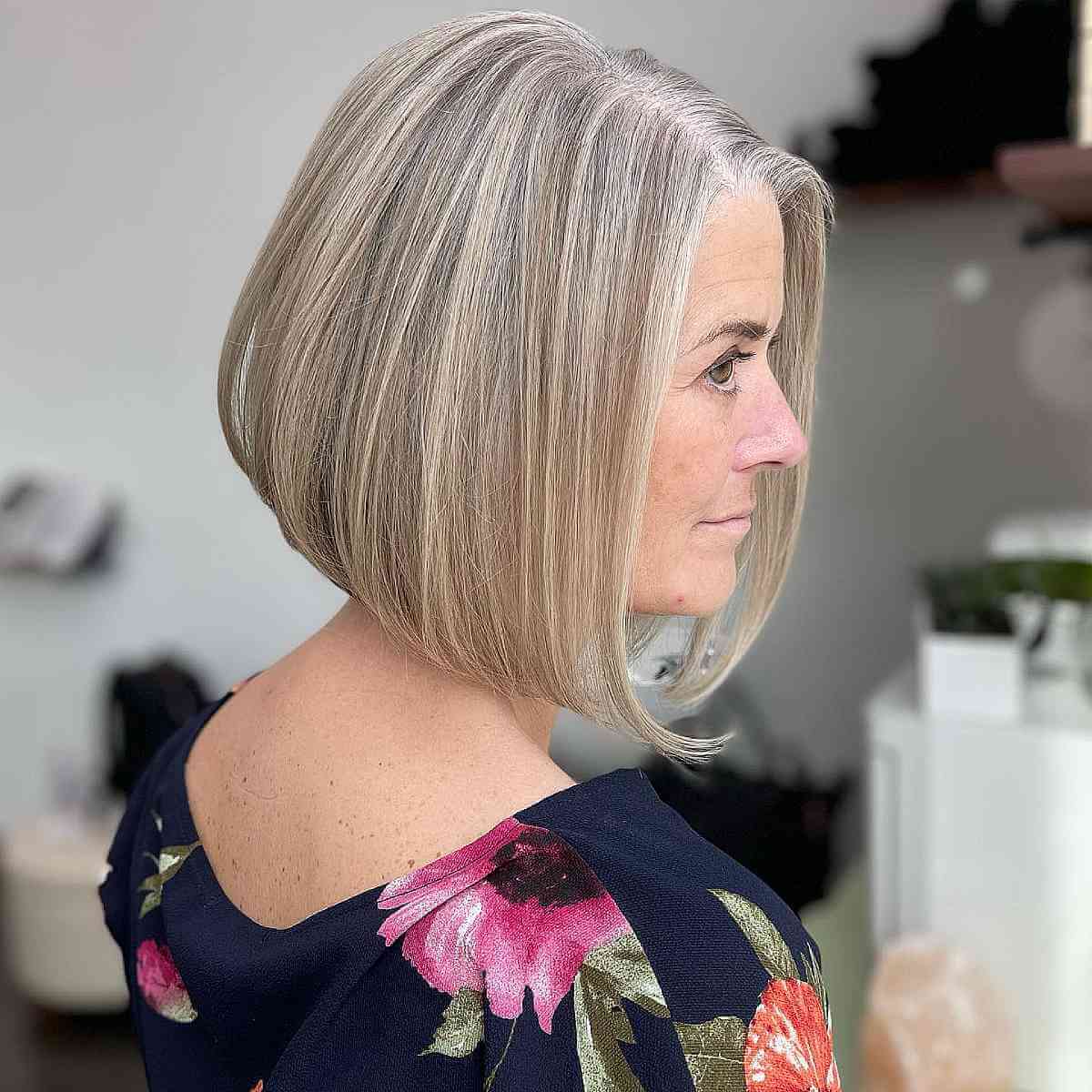 Light Ash Blonde Hair: What It Looks Like + 27 Trendy Examples