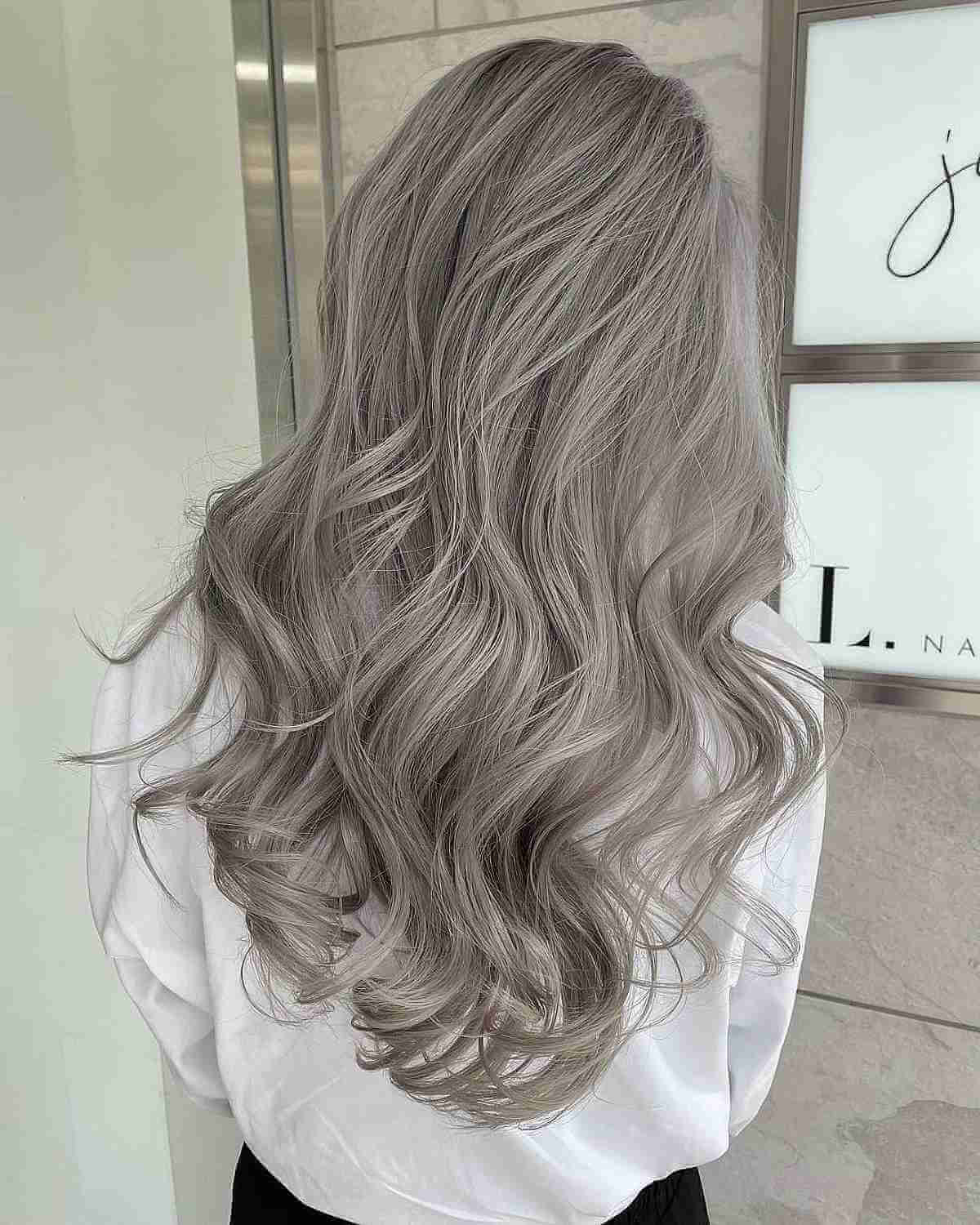 Light Ash Blonde Hair: What It Looks Like + 27 Trendy Examples