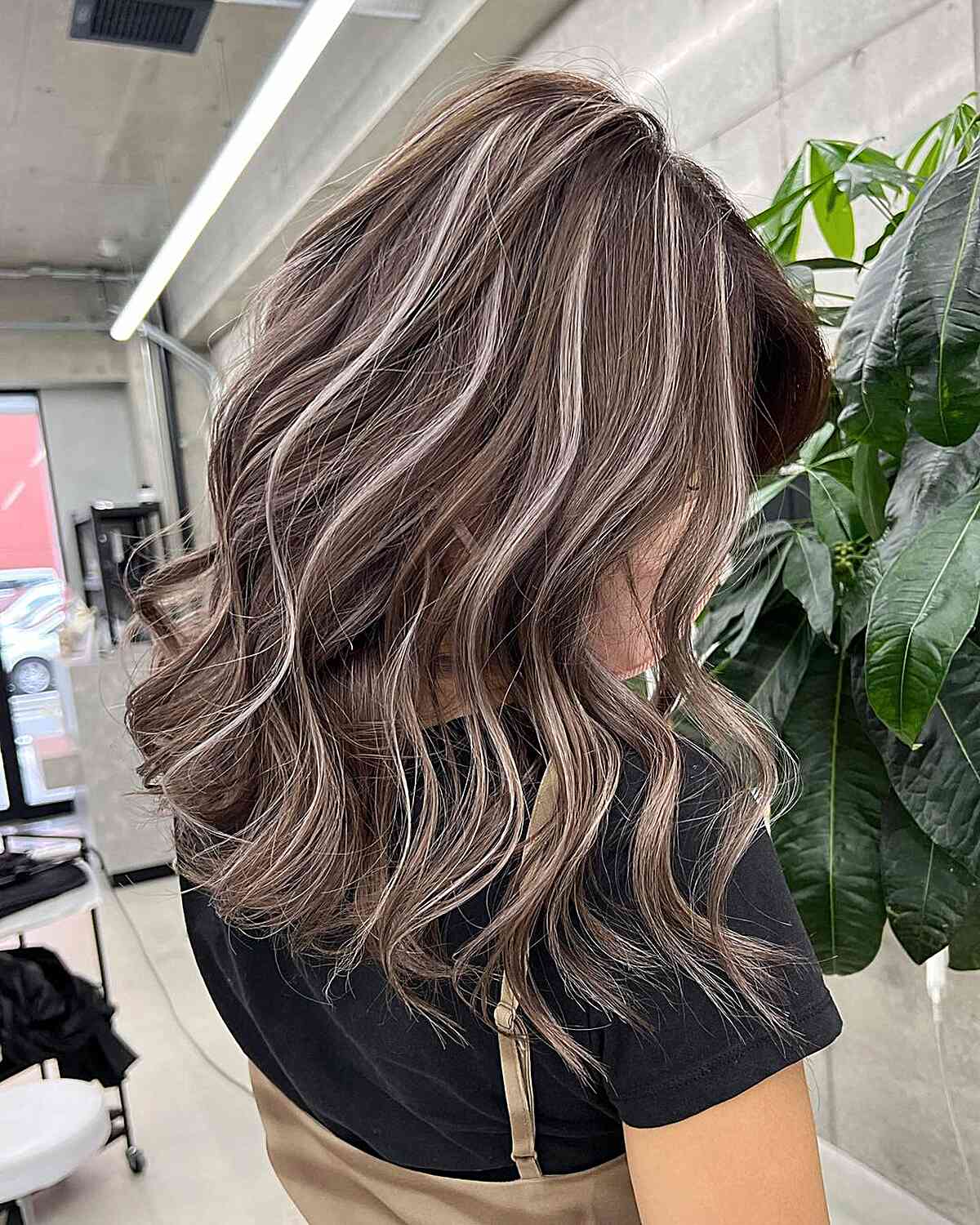 43 Prettiest Brown Hair With Blonde Highlights of 2025