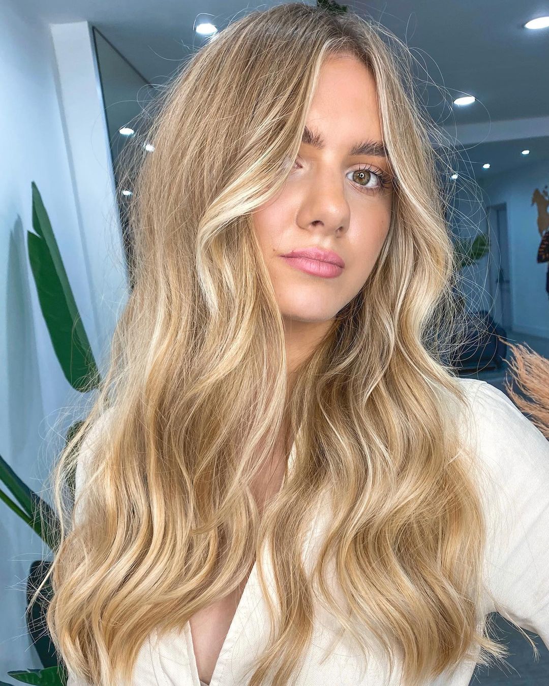 43 Prettiest Brown Hair With Blonde Highlights of 2025