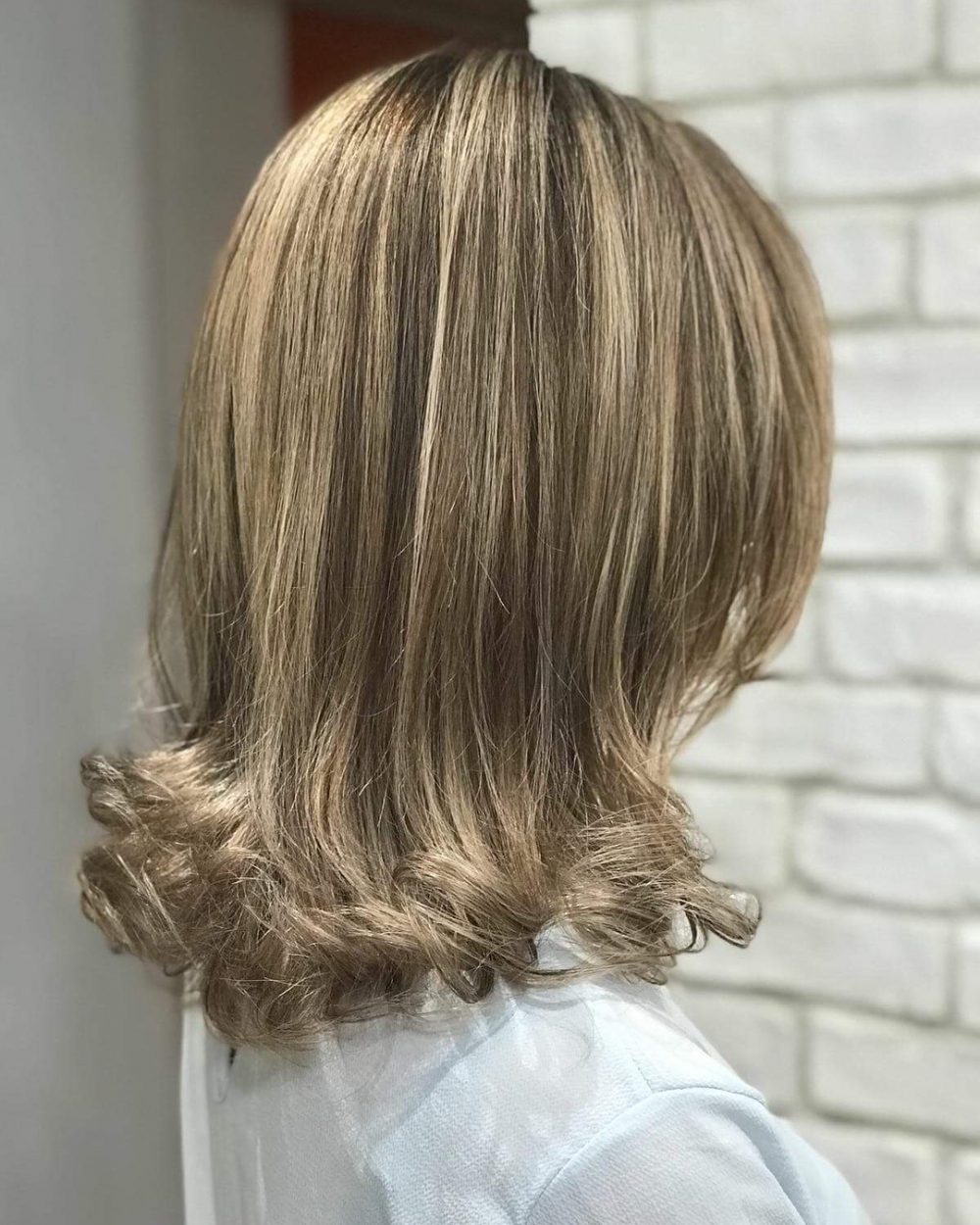 43 Prettiest Brown Hair With Blonde Highlights of 2025