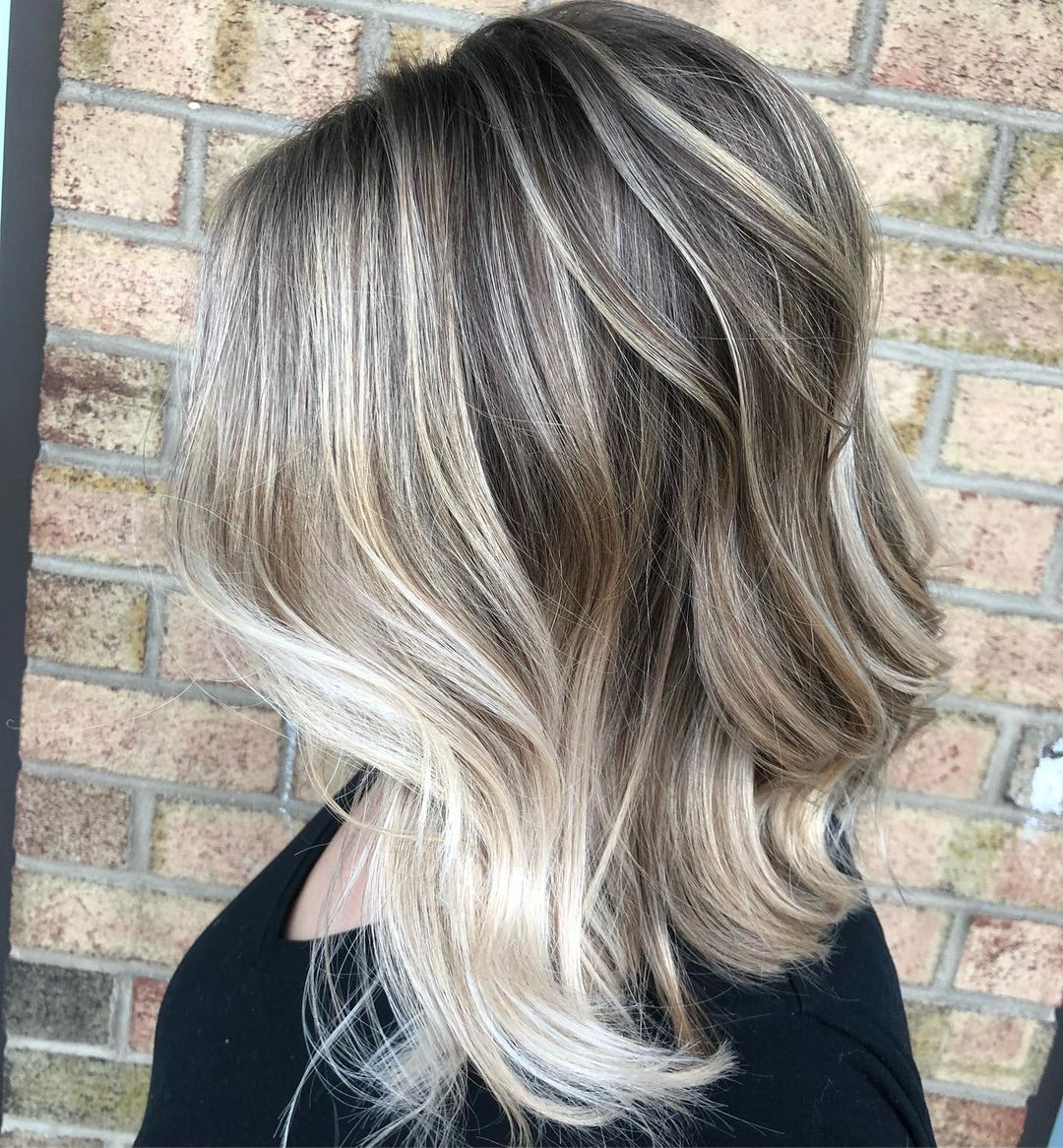 25 Dark Brown Hair with Blonde Highlights Ideas for Luscious Brunettes