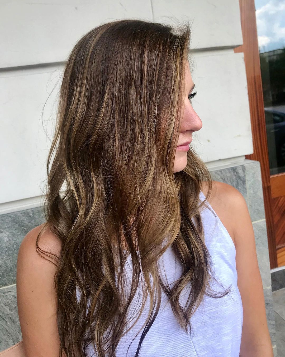 25 Dark Brown Hair with Blonde Highlights Ideas for Luscious Brunettes