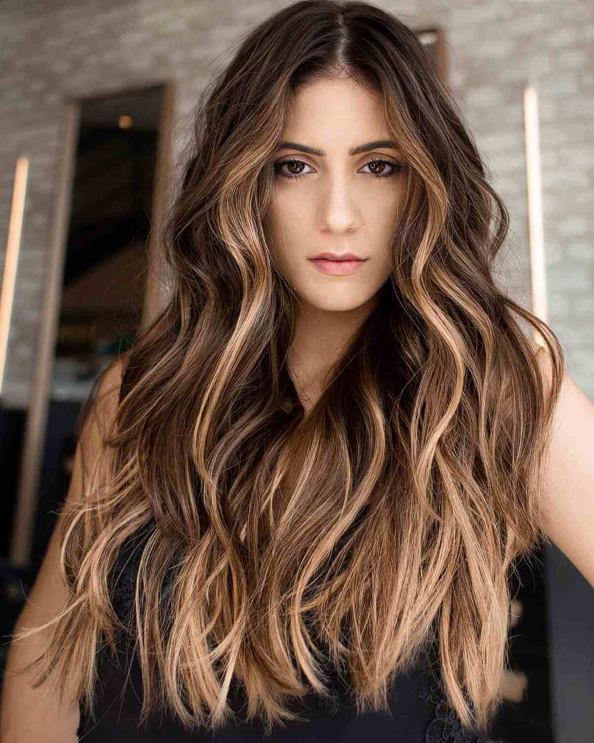 25 Dark Brown Hair with Blonde Highlights Ideas for Luscious Brunettes