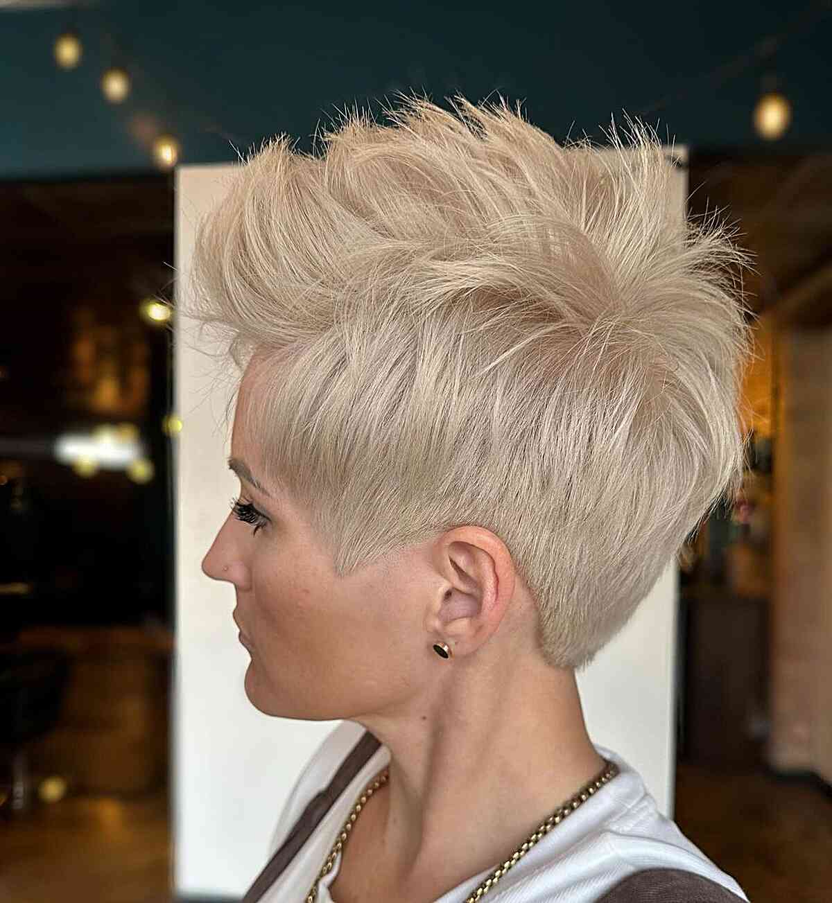46 Eye-Catching Blonde Pixie Cut Ideas to Show Your Stylist