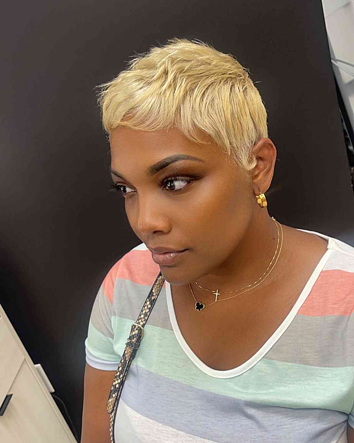 46 Eye-Catching Blonde Pixie Cut Ideas to Show Your Stylist