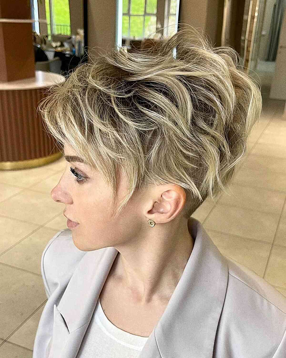 46 Eye-Catching Blonde Pixie Cut Ideas to Show Your Stylist