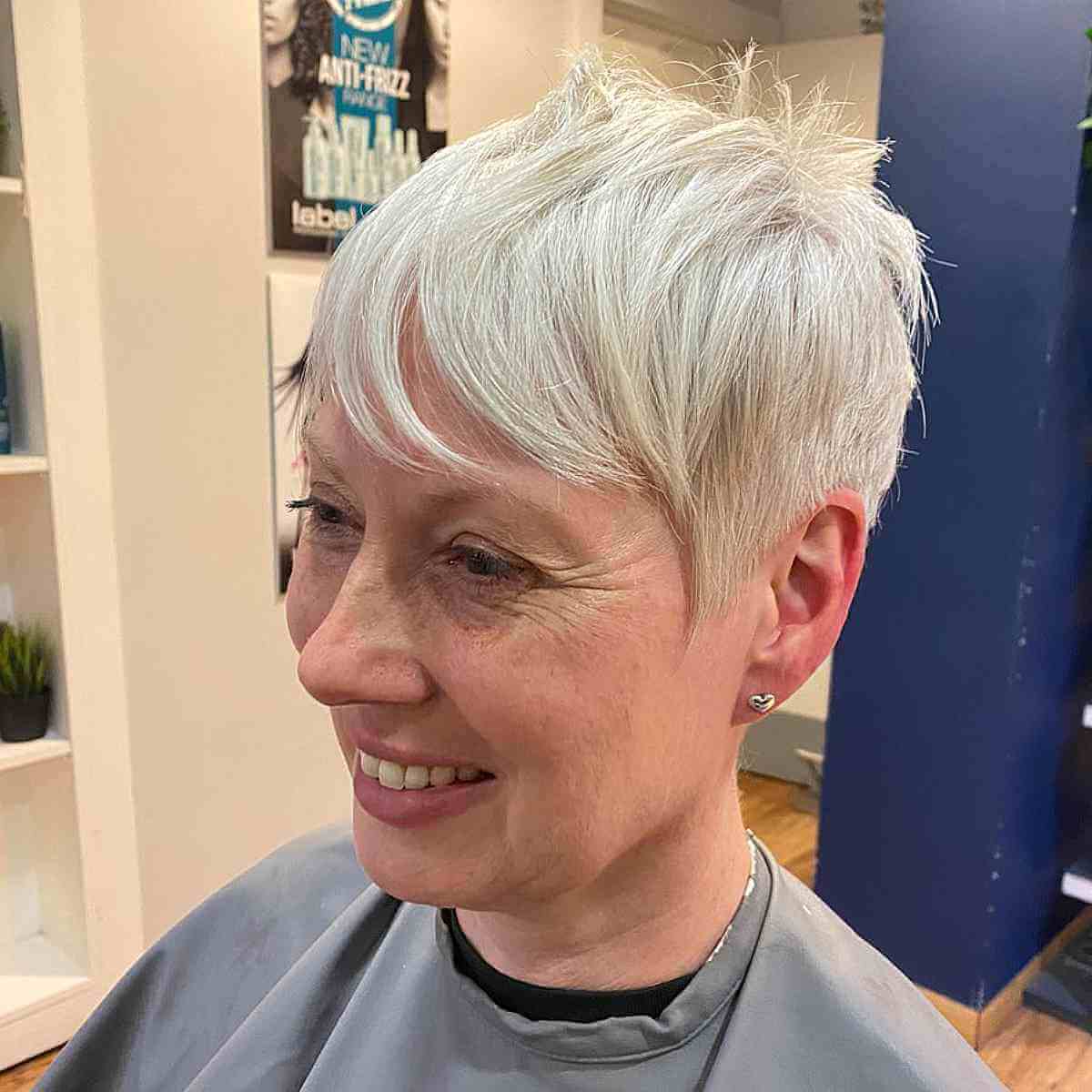 46 Eye-Catching Blonde Pixie Cut Ideas to Show Your Stylist
