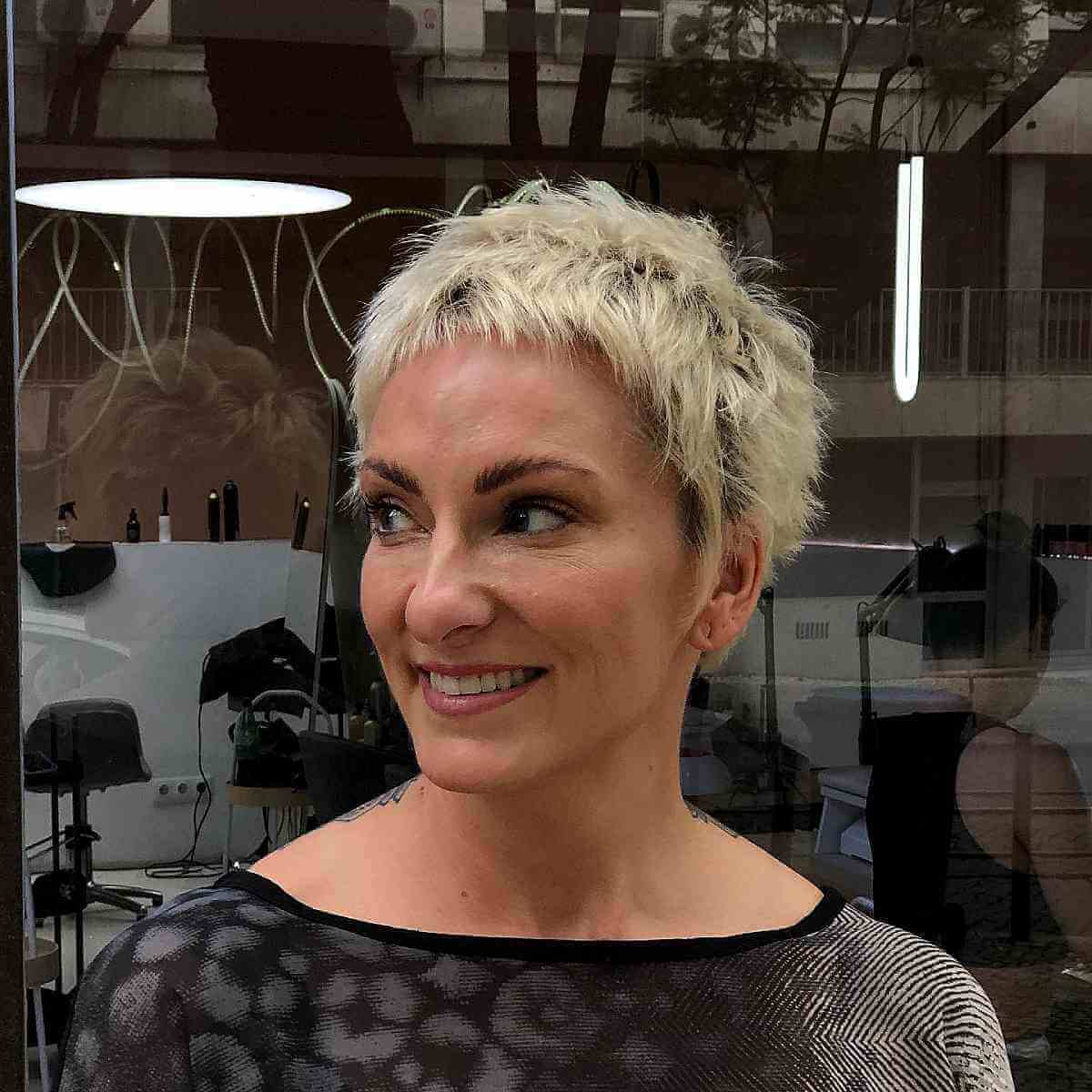 46 Eye-Catching Blonde Pixie Cut Ideas to Show Your Stylist