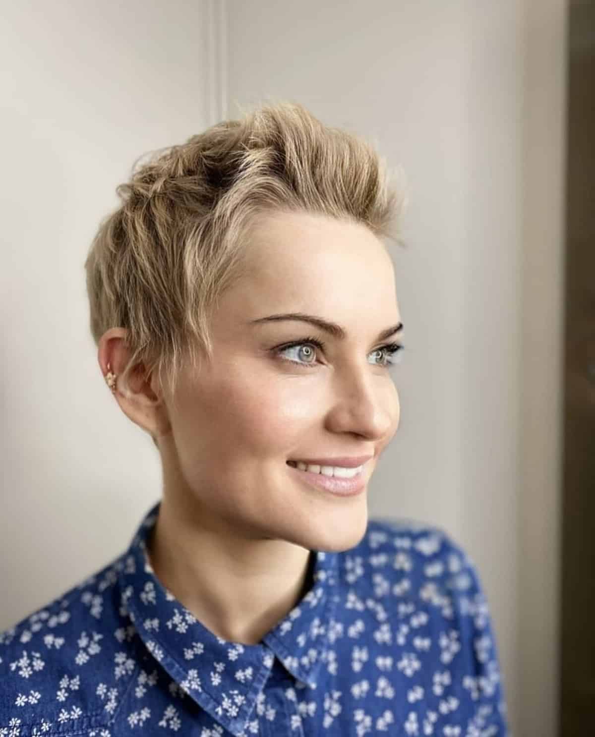 46 Eye-Catching Blonde Pixie Cut Ideas to Show Your Stylist