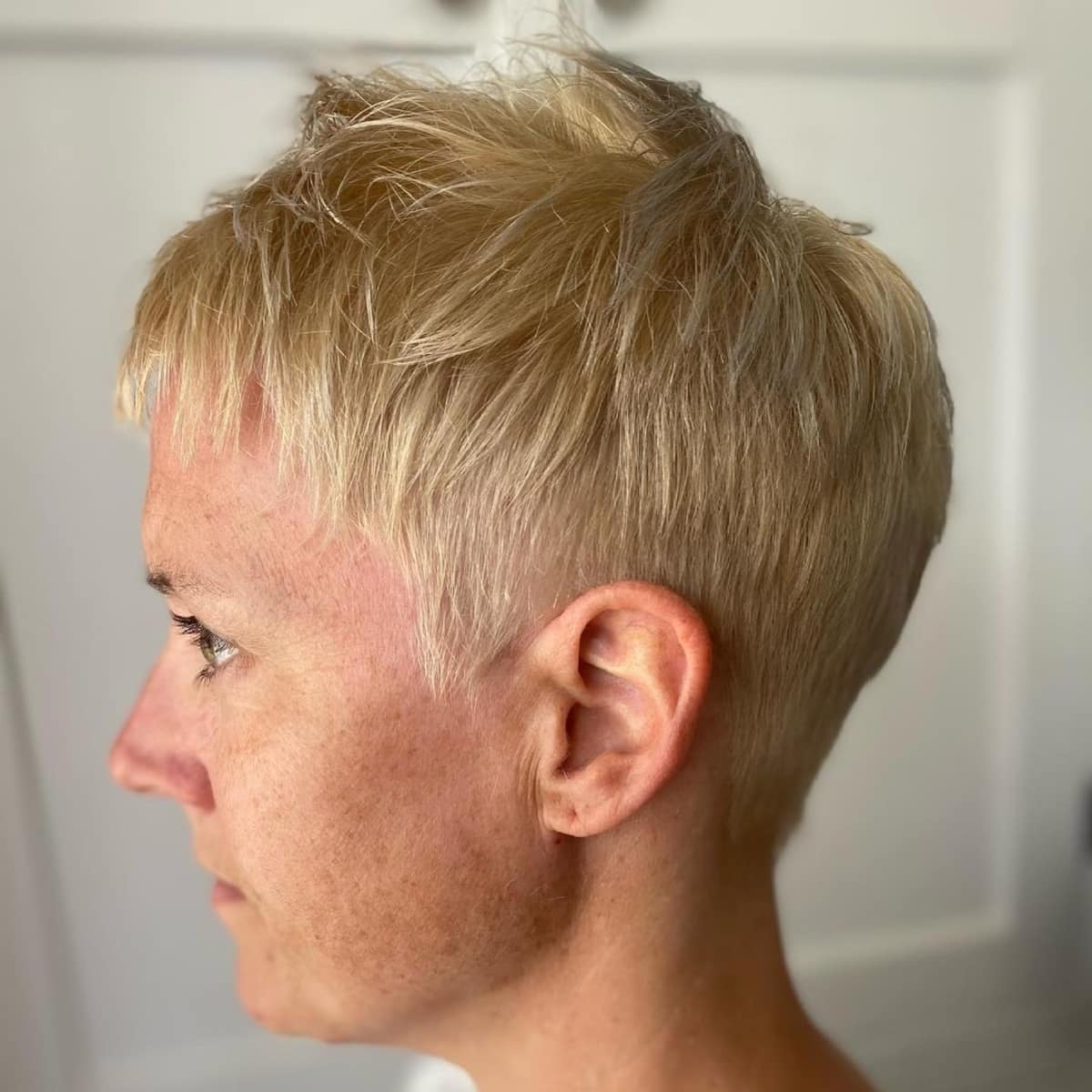 46 Eye-Catching Blonde Pixie Cut Ideas to Show Your Stylist