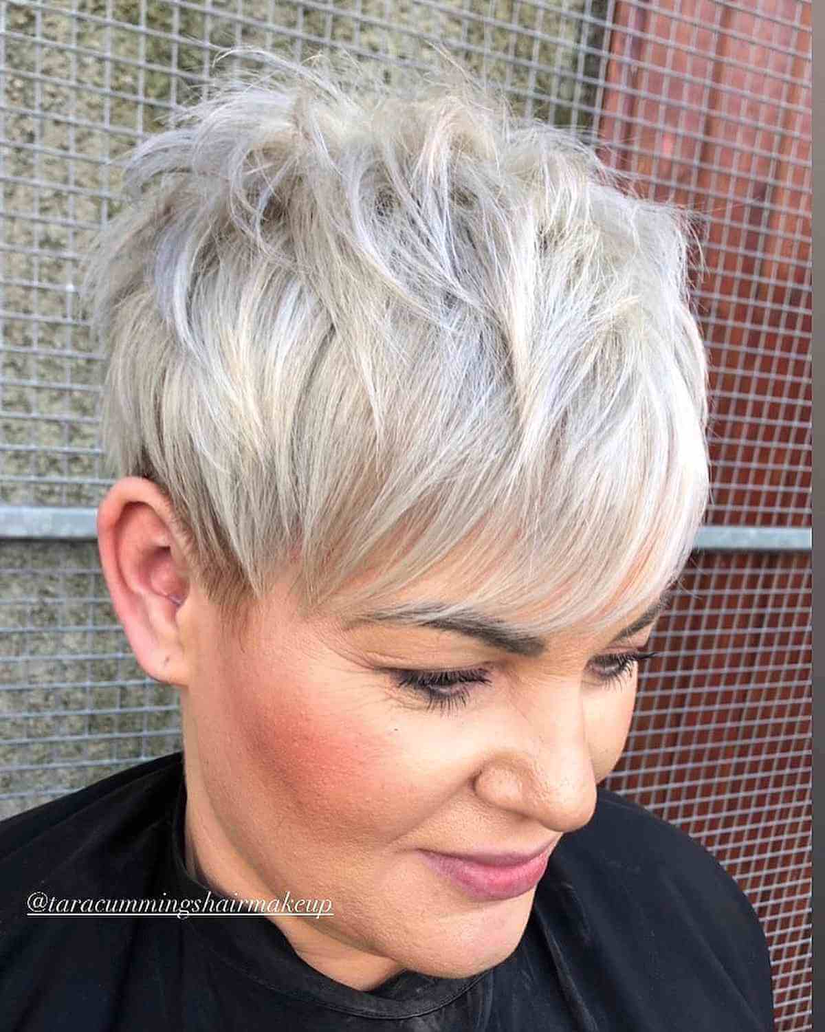 28 Ways to Get The Icy Blonde Hair Trend in 2025