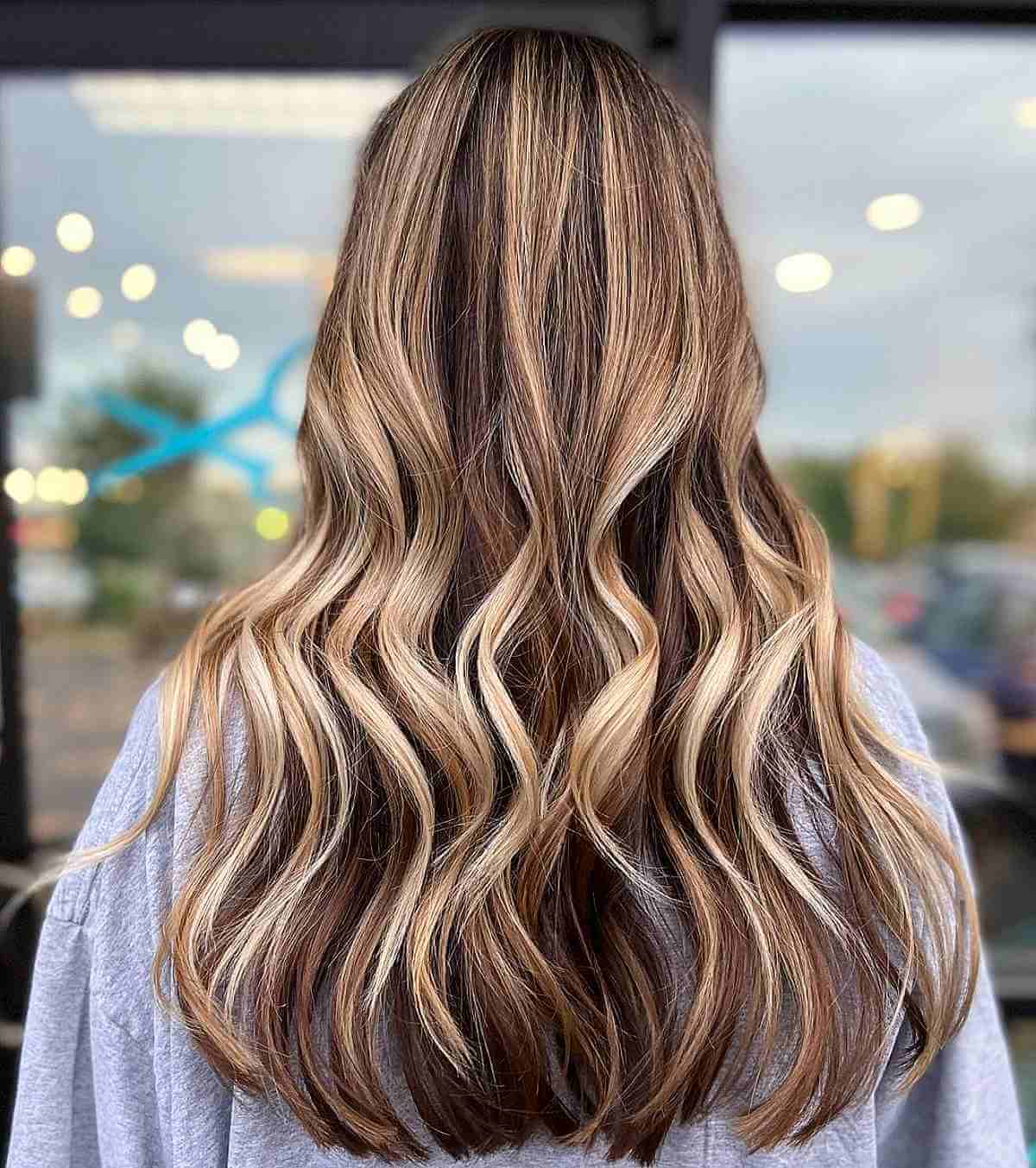 52 Blonde Hair With Lowlights You Have to See in 2025