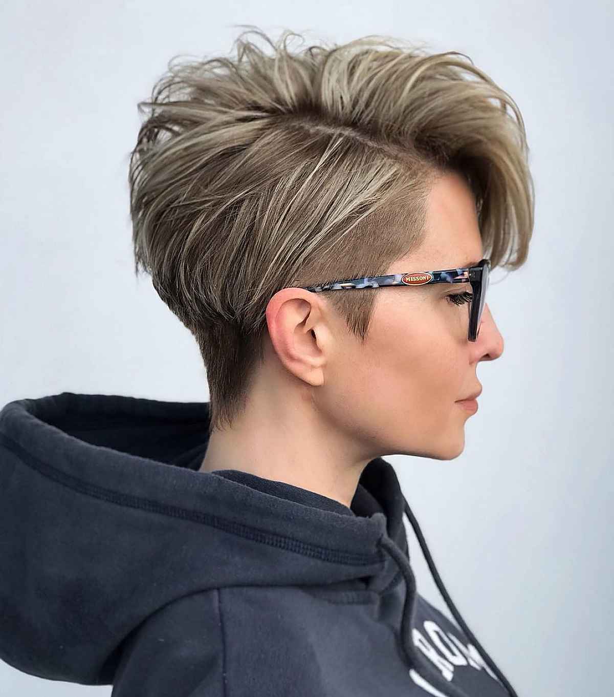 52 Blonde Hair With Lowlights You Have to See in 2025