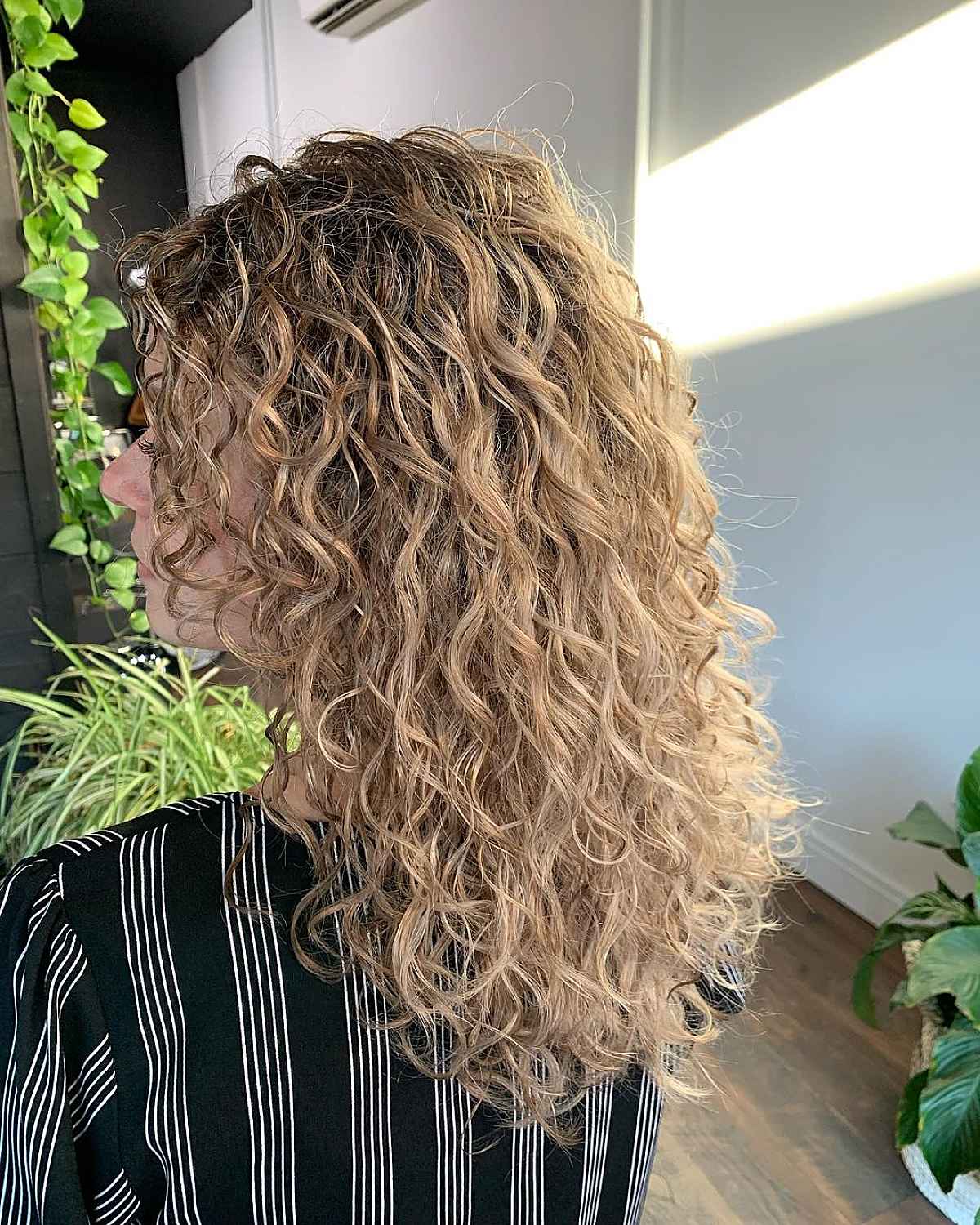 52 Blonde Hair With Lowlights You Have to See in 2025