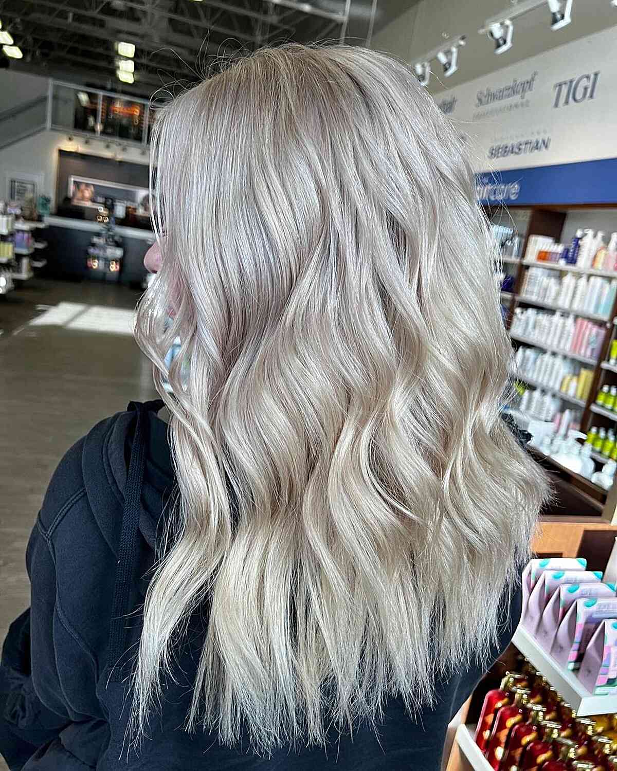 88 Stunning Platinum Blonde Hair Colors That’ll Get You Noticed