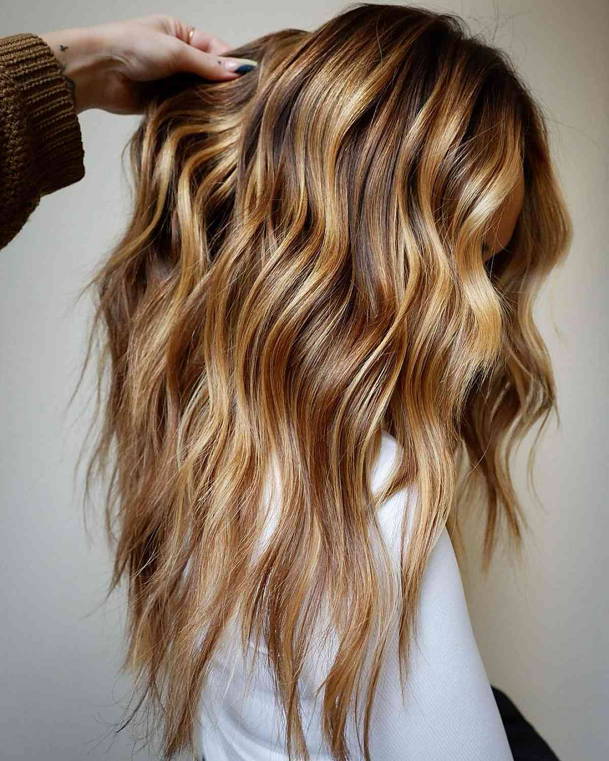 30 Stunning Examples of Caramel Balayage Highlights for 2025
