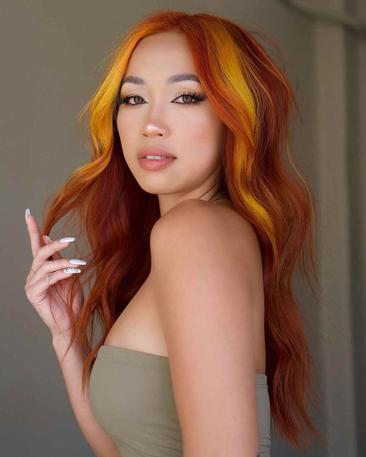29 Trendy Ways to Pair Red Hair with Highlights (Photos)