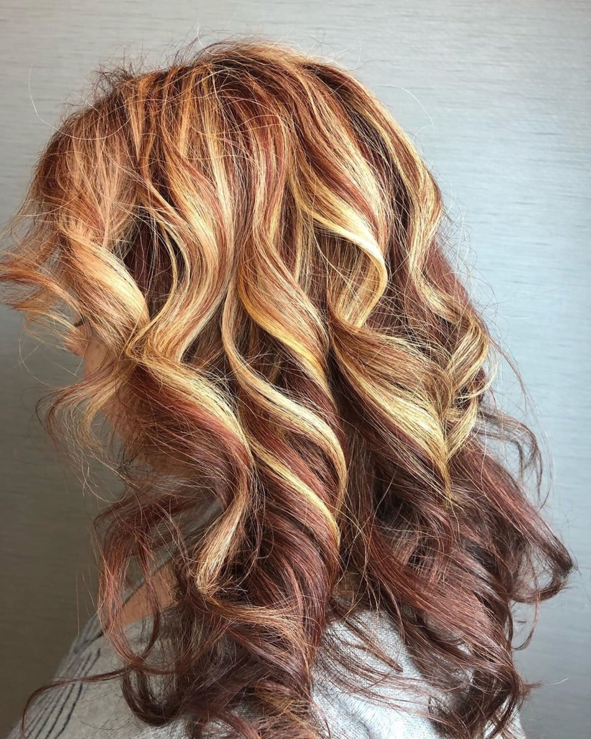 29 Trendy Ways to Pair Red Hair with Highlights (Photos)
