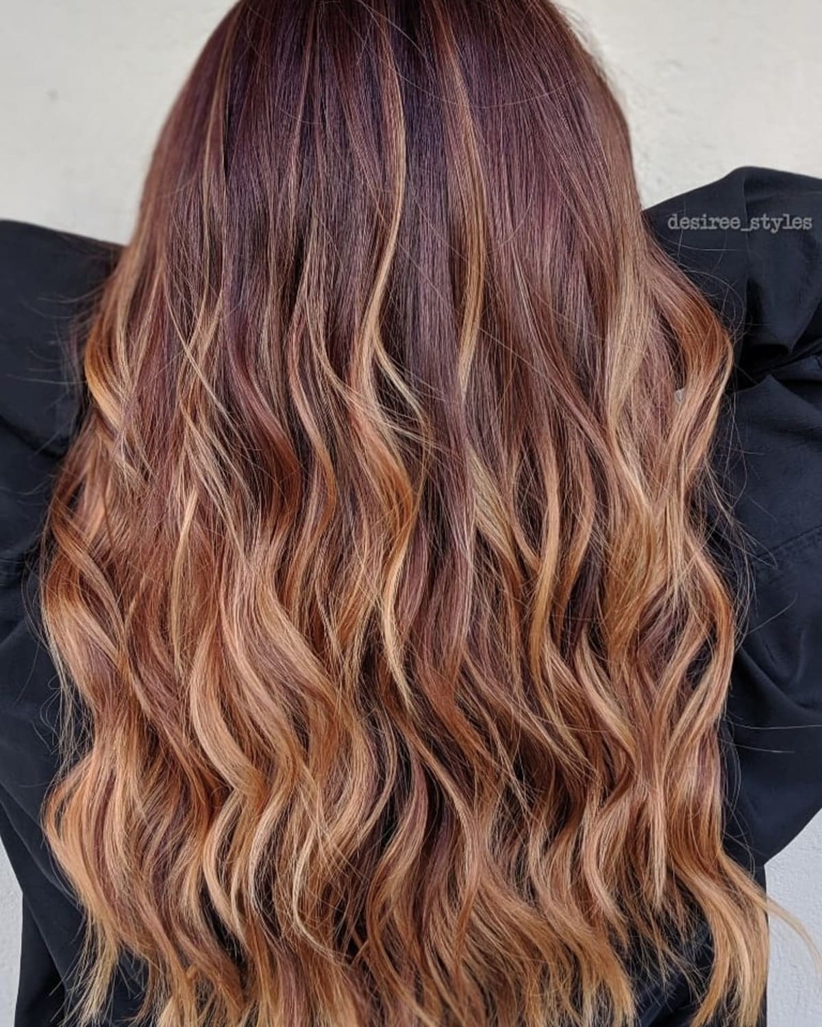 29 Trendy Ways to Pair Red Hair with Highlights (Photos)
