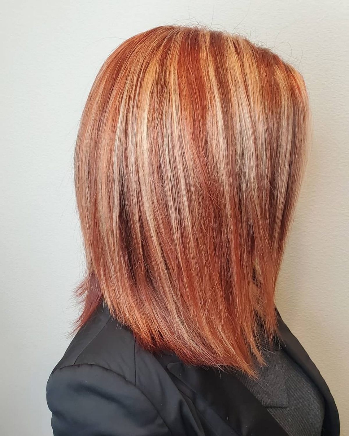 29 Trendy Ways to Pair Red Hair with Highlights (Photos)