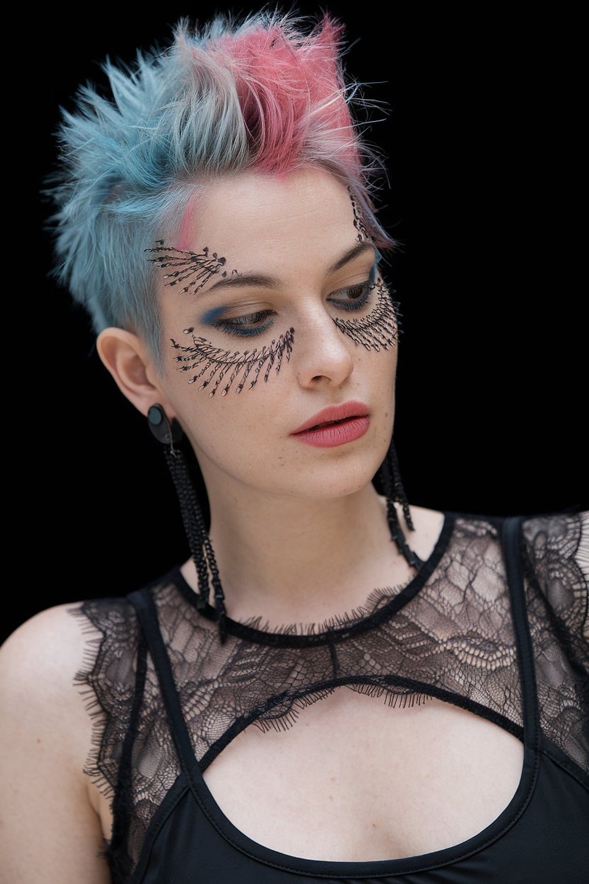 20 Spookiest Halloween Hair Color Ideas for 2025