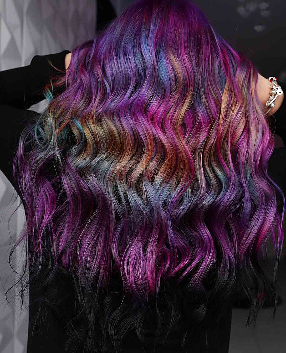25 Amazing Holographic Hair Color Ideas You Have to See