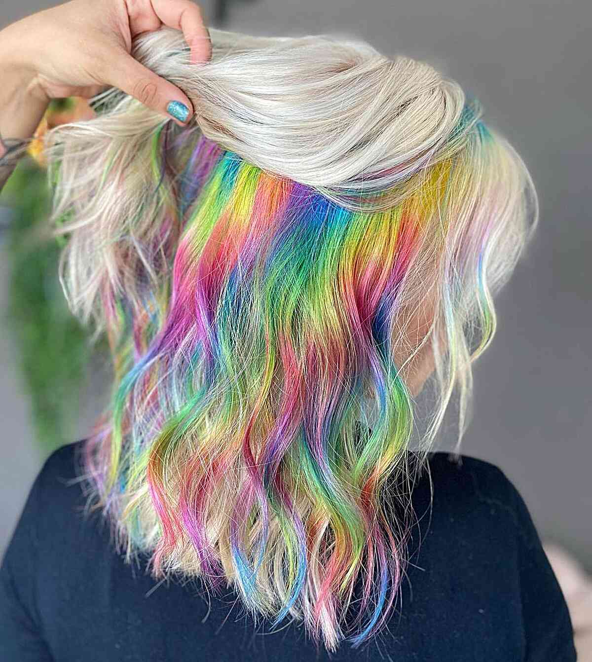 25 Amazing Holographic Hair Color Ideas You Have to See