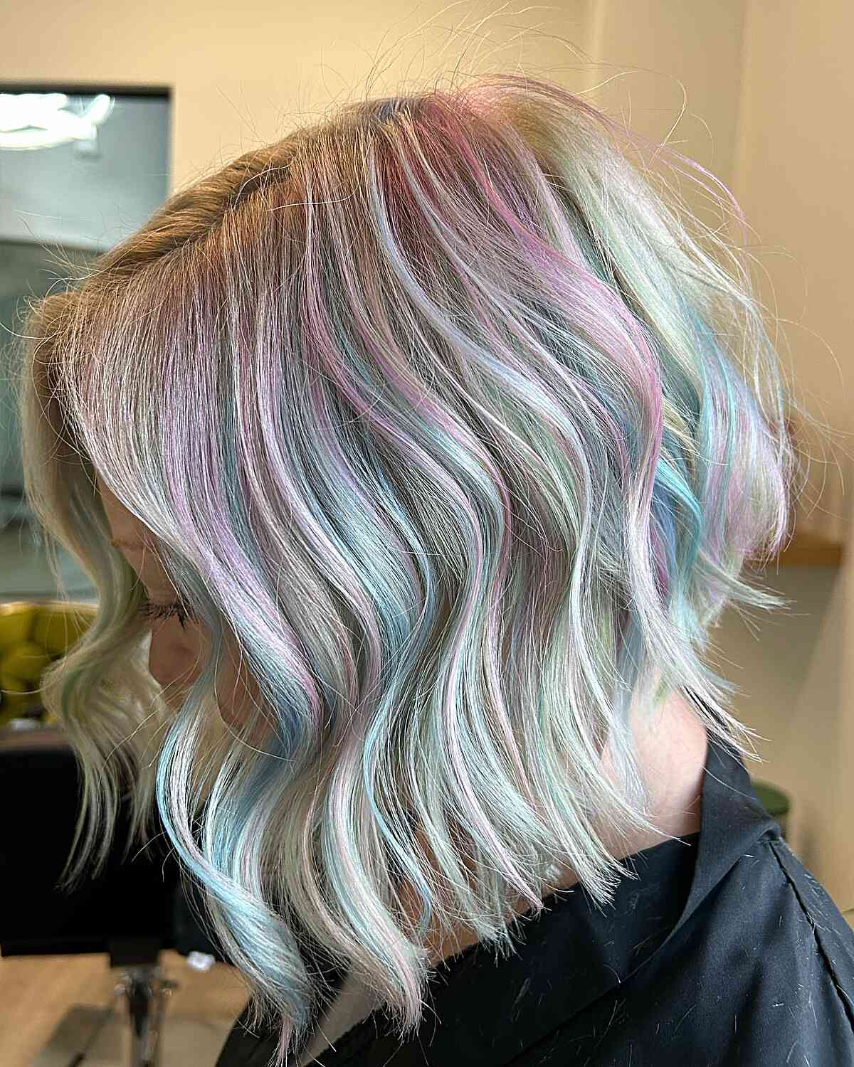 25 Amazing Holographic Hair Color Ideas You Have to See