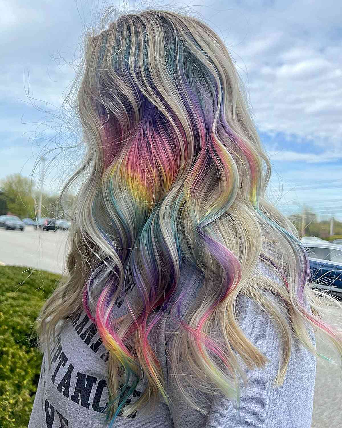 25 Amazing Holographic Hair Color Ideas You Have to See